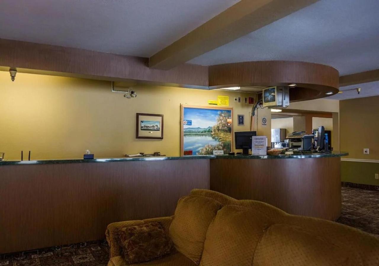Norwood Inn Minneapolis Roseville Eksteriør bilde
