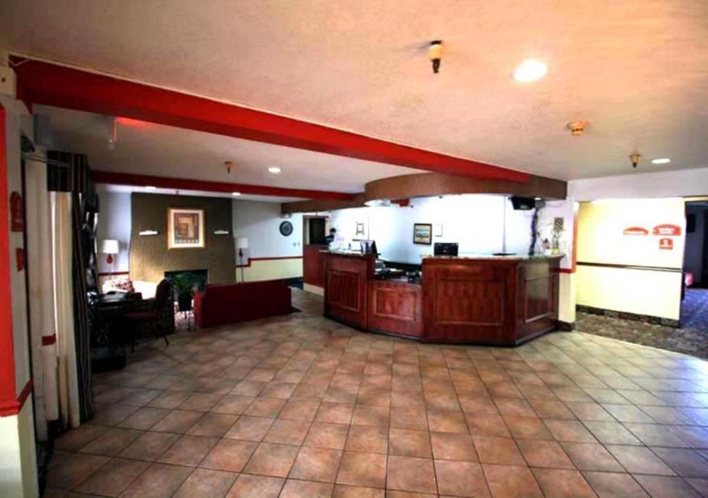 Norwood Inn Minneapolis Roseville Eksteriør bilde