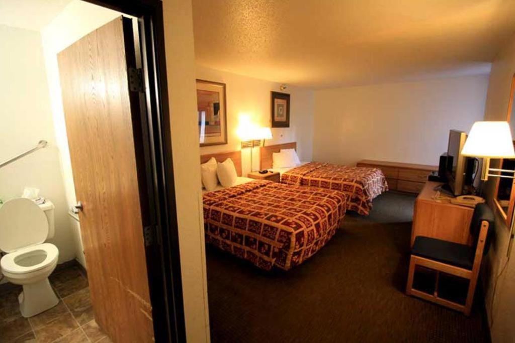Norwood Inn Minneapolis Roseville Eksteriør bilde