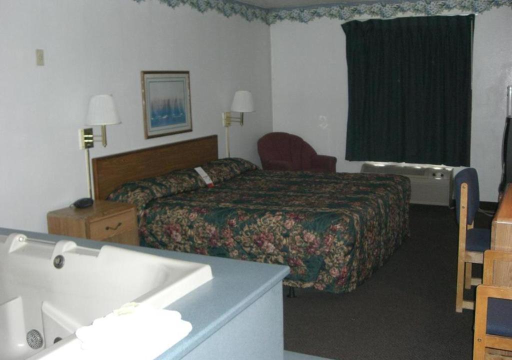 Norwood Inn Minneapolis Roseville Eksteriør bilde