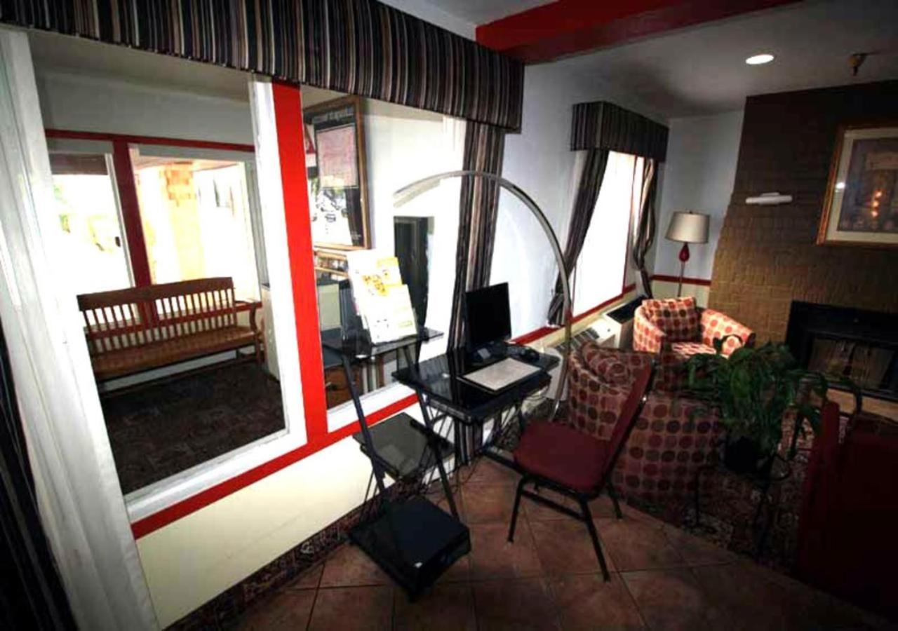 Norwood Inn Minneapolis Roseville Eksteriør bilde